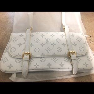 Shoulder bag small size